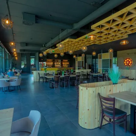 & Restaurant Barca Отель Кошице