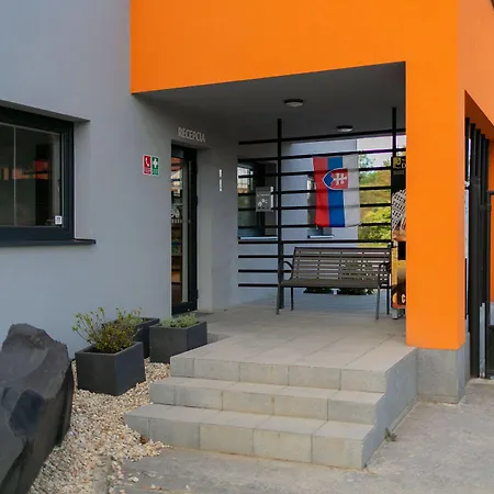 & Restaurant Barca Готель Кошице